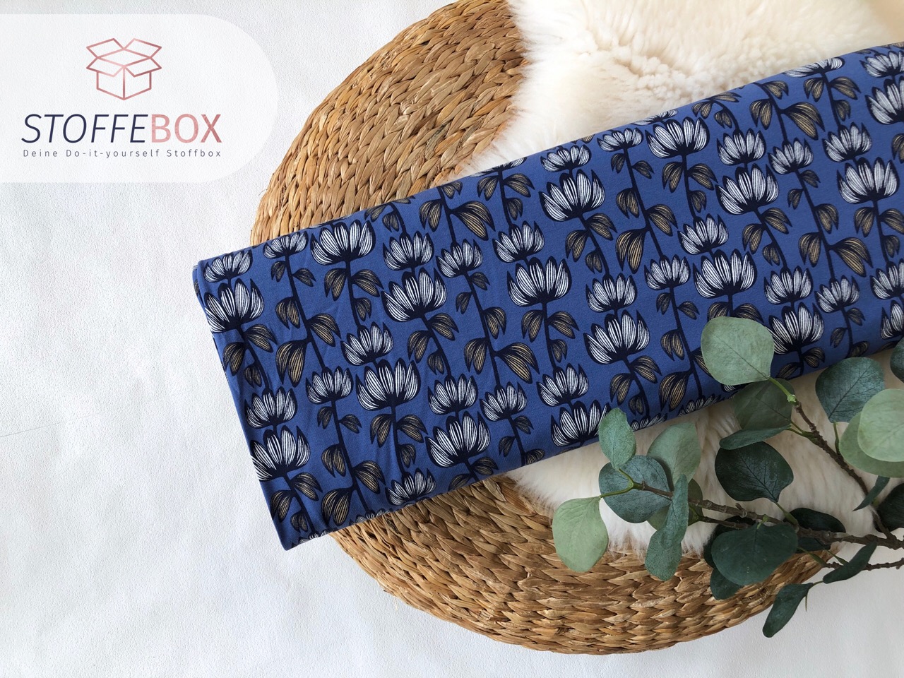 Reststück 60cm Jersey Öko-Tex-100 - Blumen (nachtblau/senf/weiß)