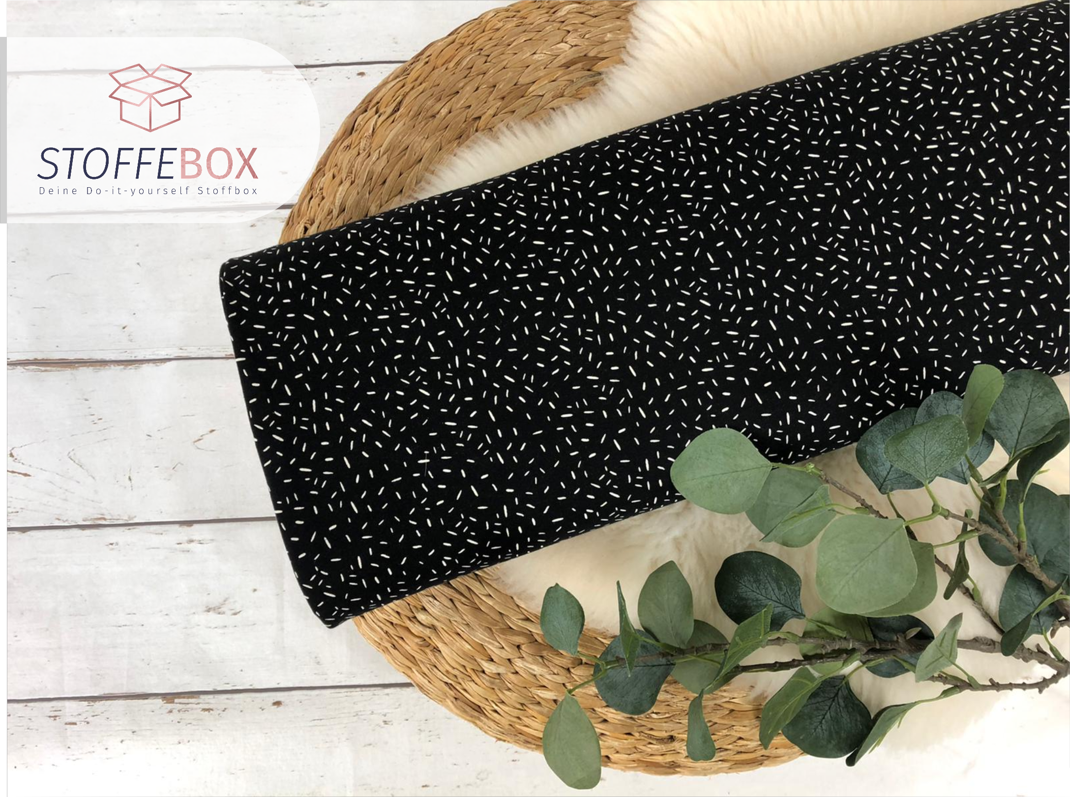 Jersey Stoff Öko-Tex-100 - Konfetti Striche schwarz, weiß