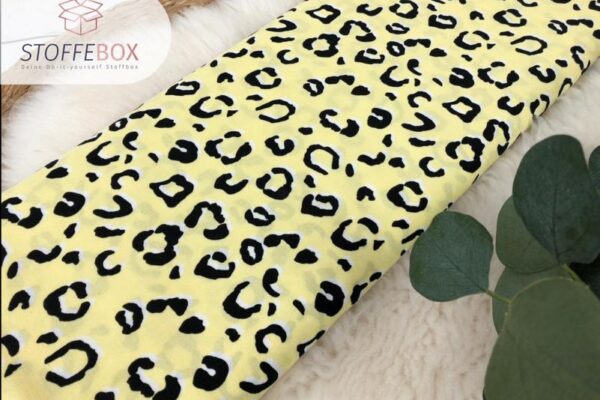 Viskose - Leoprint / Animalprint Leomuster (versch. Farben) - pastelgelb