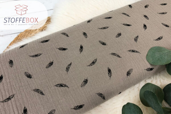 Reststück 40cm Musselin Stoff / Double Gauze - Federn in taupe Öko-Tex 100