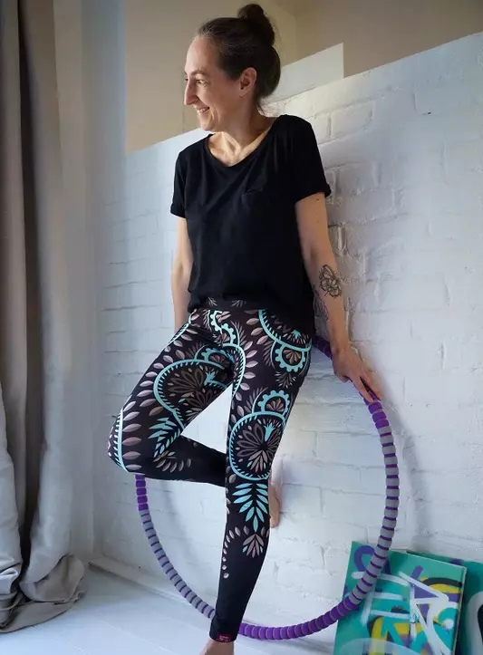 Albstoffe Bade- und Sportstoff - LEAF CIRCLES mit türkis Ornamenten in schwarz - Hamburger Liebe Performance - Öko Tex 100 – Bild 5