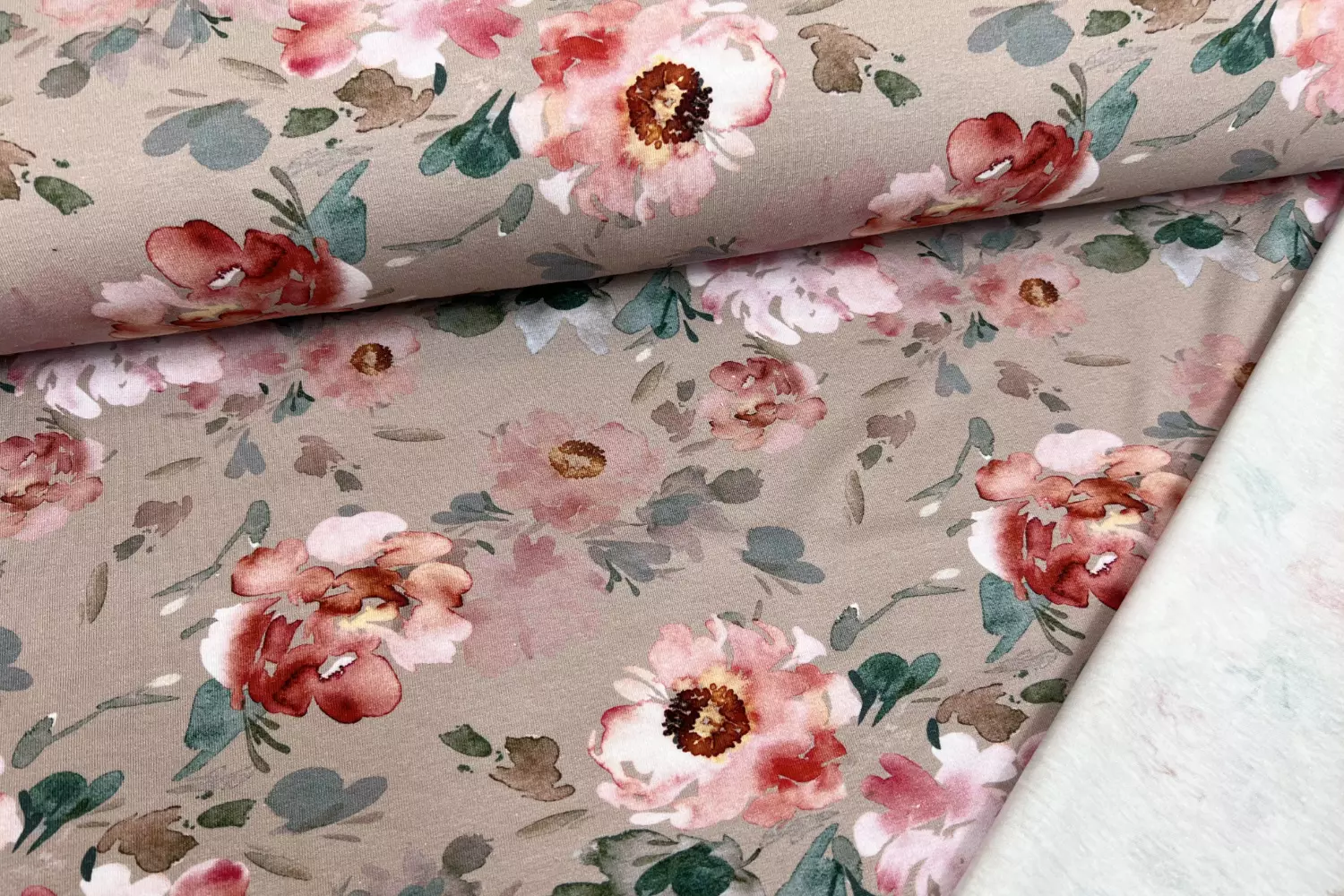 Jersey Stoff mit großen aquarell Blumen in taupe