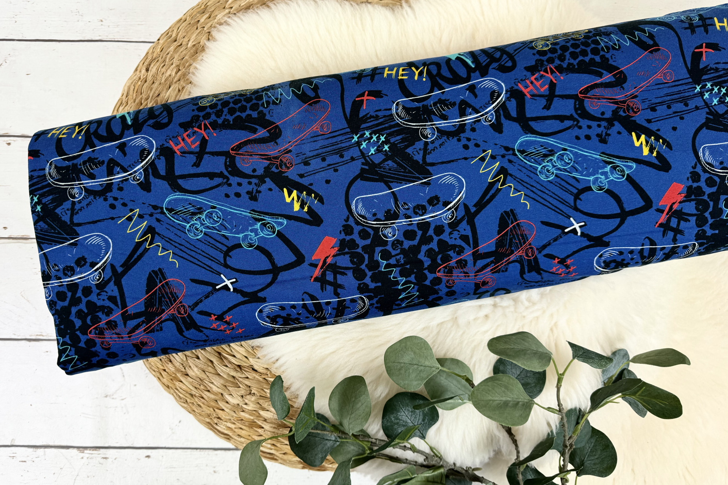 Sweat Stoff angeraut - Skateboard Graffiti in royalblau - Öko-Tex 100, Wintersweat – Bild 2