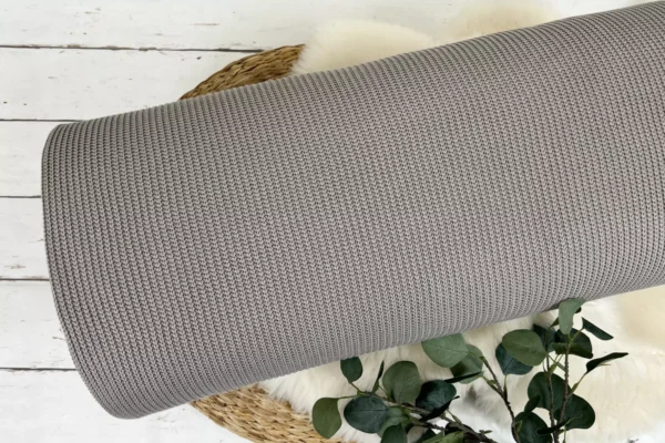 weicher Seemannsstrick mit grobem Strickmuster in taupe