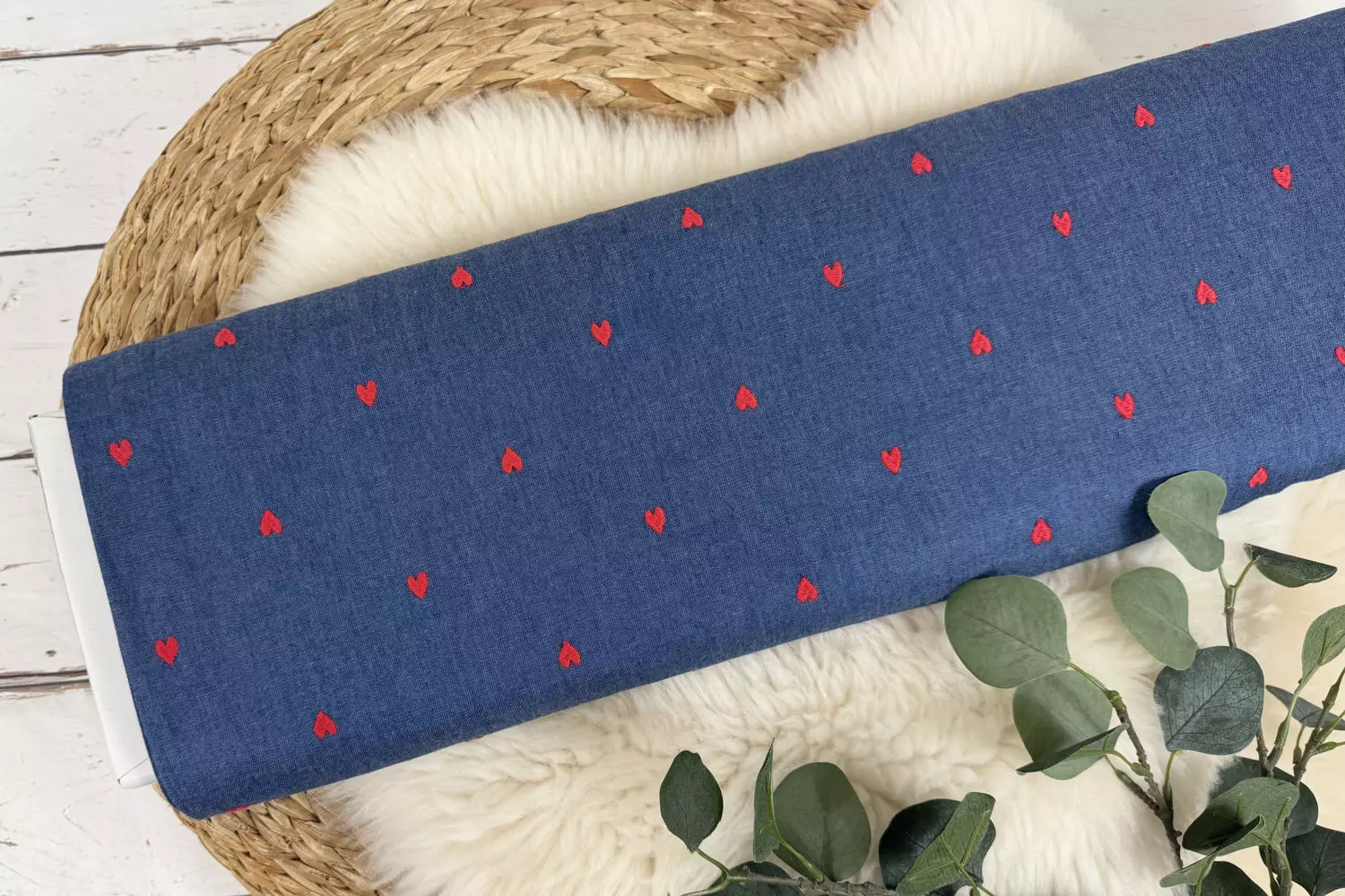 leichter Baumwoll Jeansstoff Denim - Lippen, Herzen und Gänseblümchen Muster in jeansblau – Bild 5