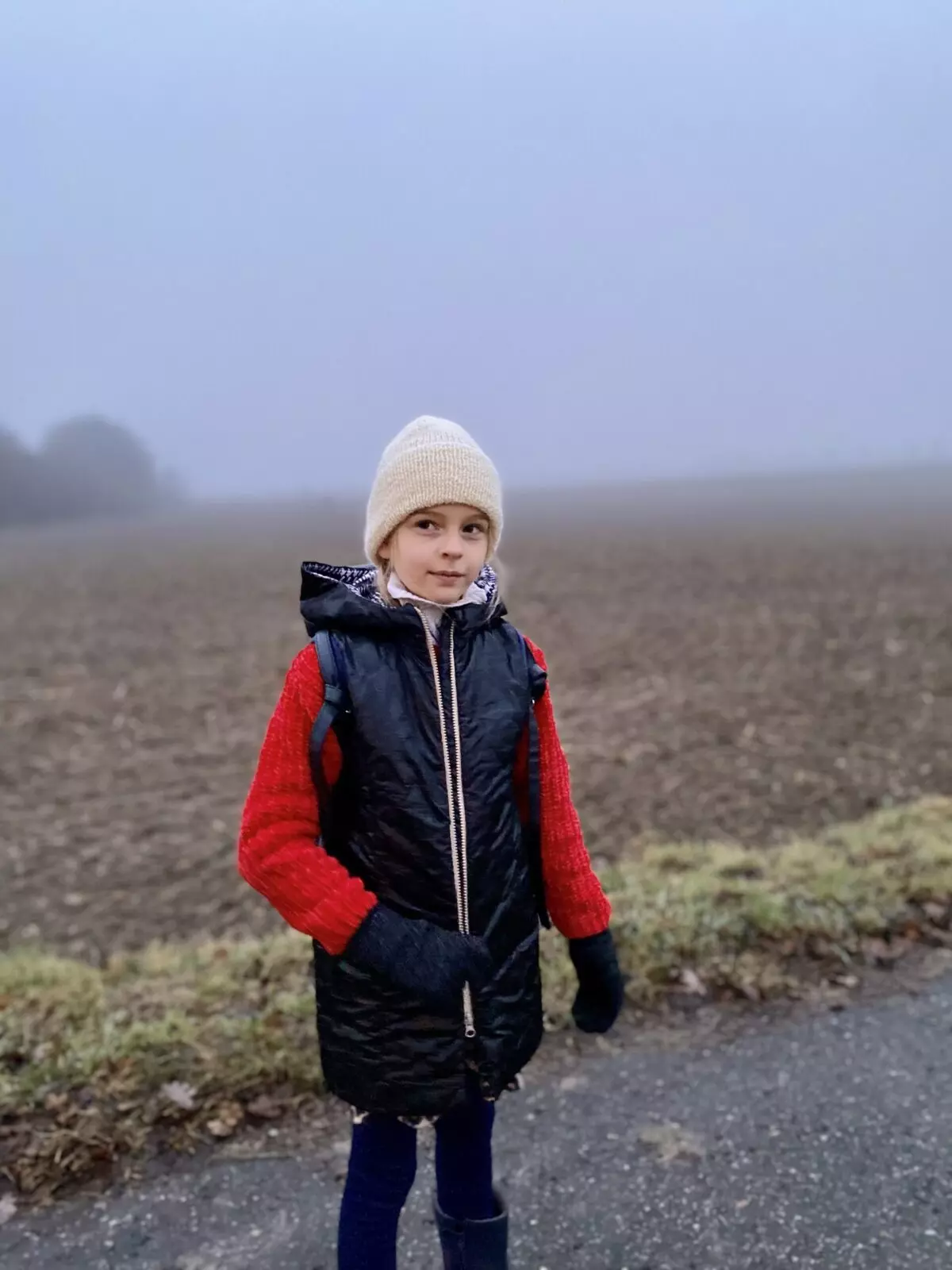 vernähte Kinder Weste mit dem Papierschnittmuster Fadenkäfer