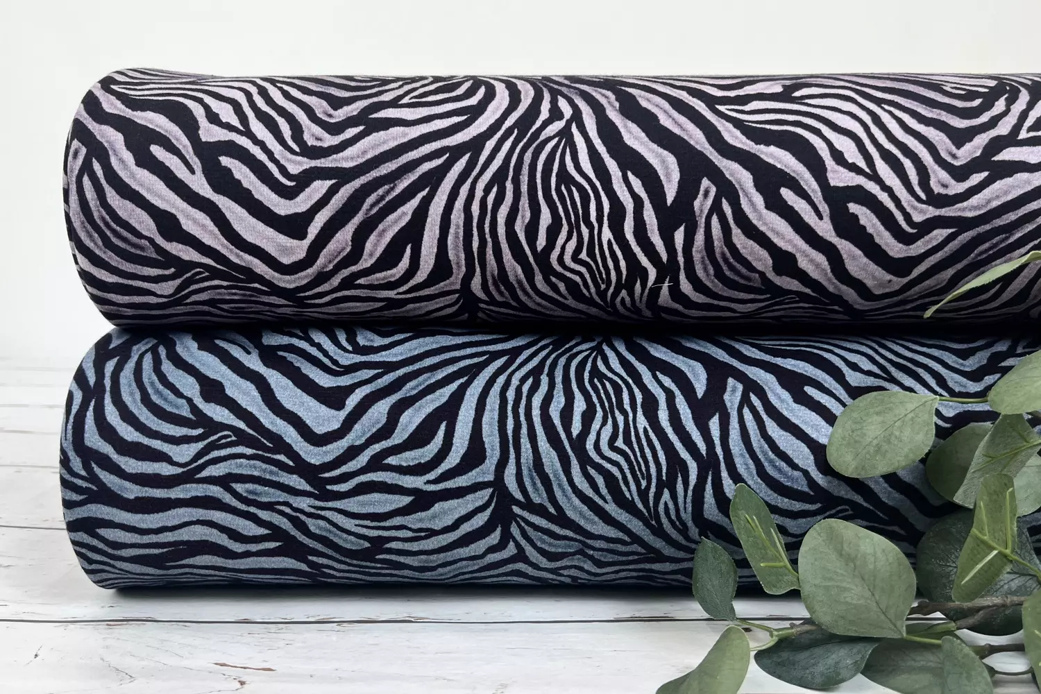 Alpensweat Stoff Digital - Tiger Animalprint in jeansblau, schwarz – Ökotex 100 – Bild 3