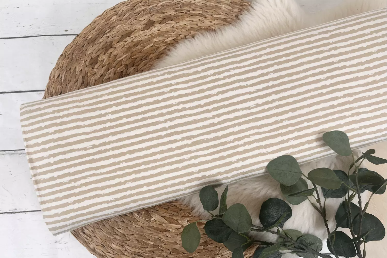 Baumwolljersey mit beige, weiß gestreiften vintage Streifen