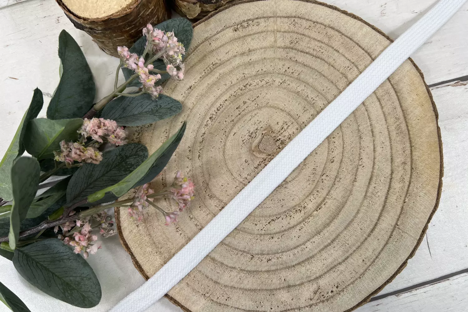 Flachkordel aus Baumwolle mit einer Breite von 17mm in der Uni Farbe weiß