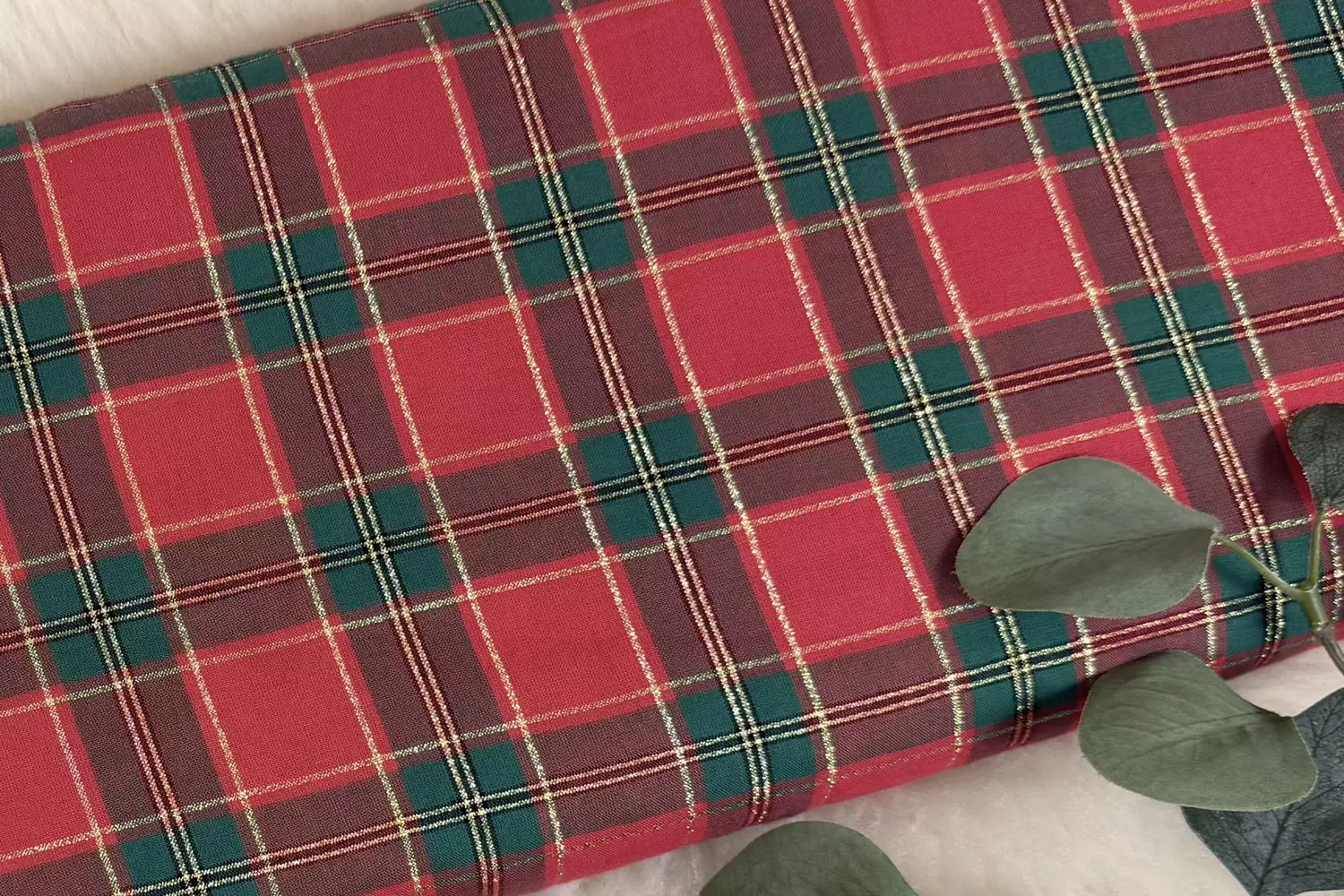Weihnachtsstoff Baumwollstoff – groß kariert rot, grün, gold - Öko-Tex 100