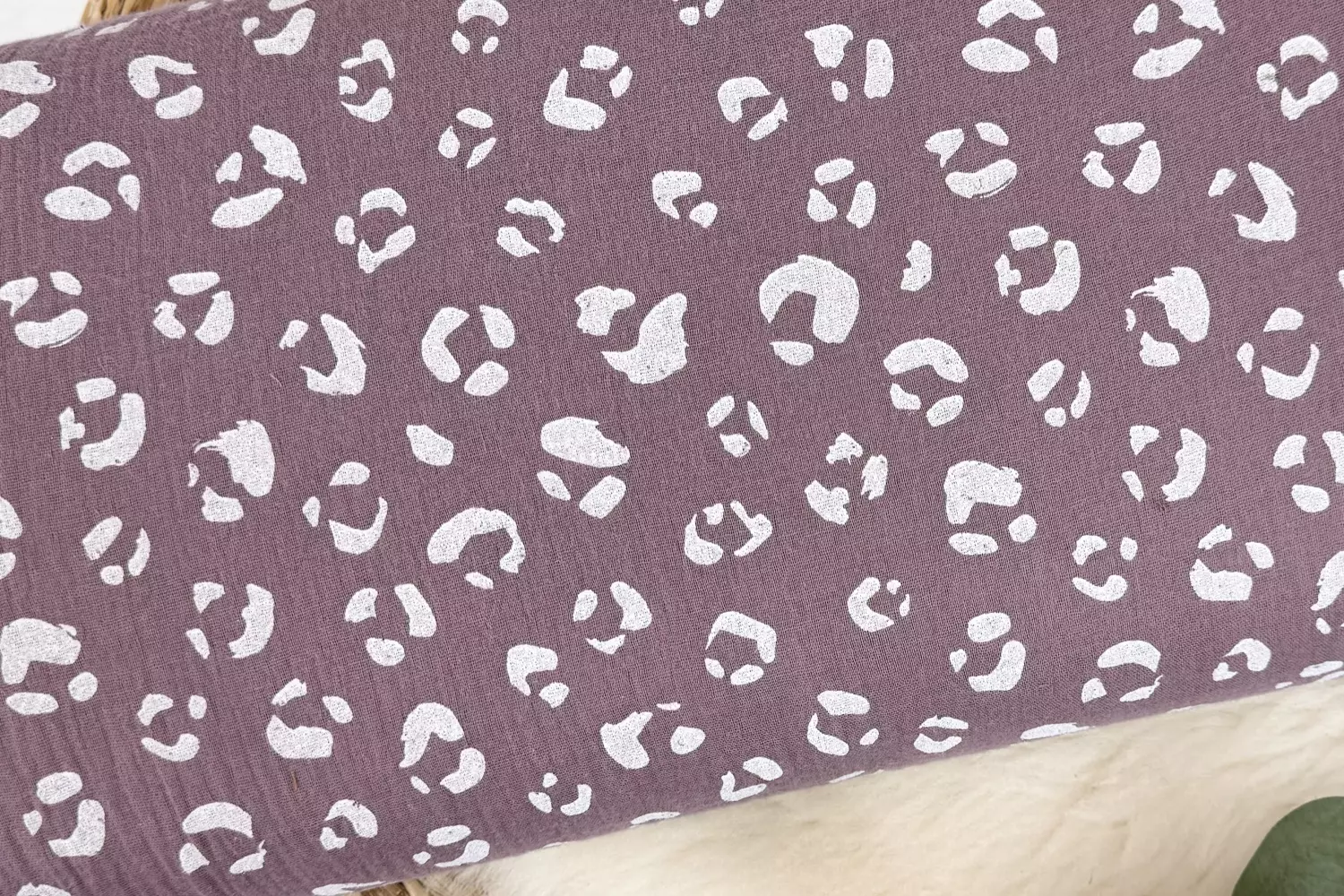 Musselin Stoff - Leoprint Muster in aubergine - Öko-tex-100, Double Gauze