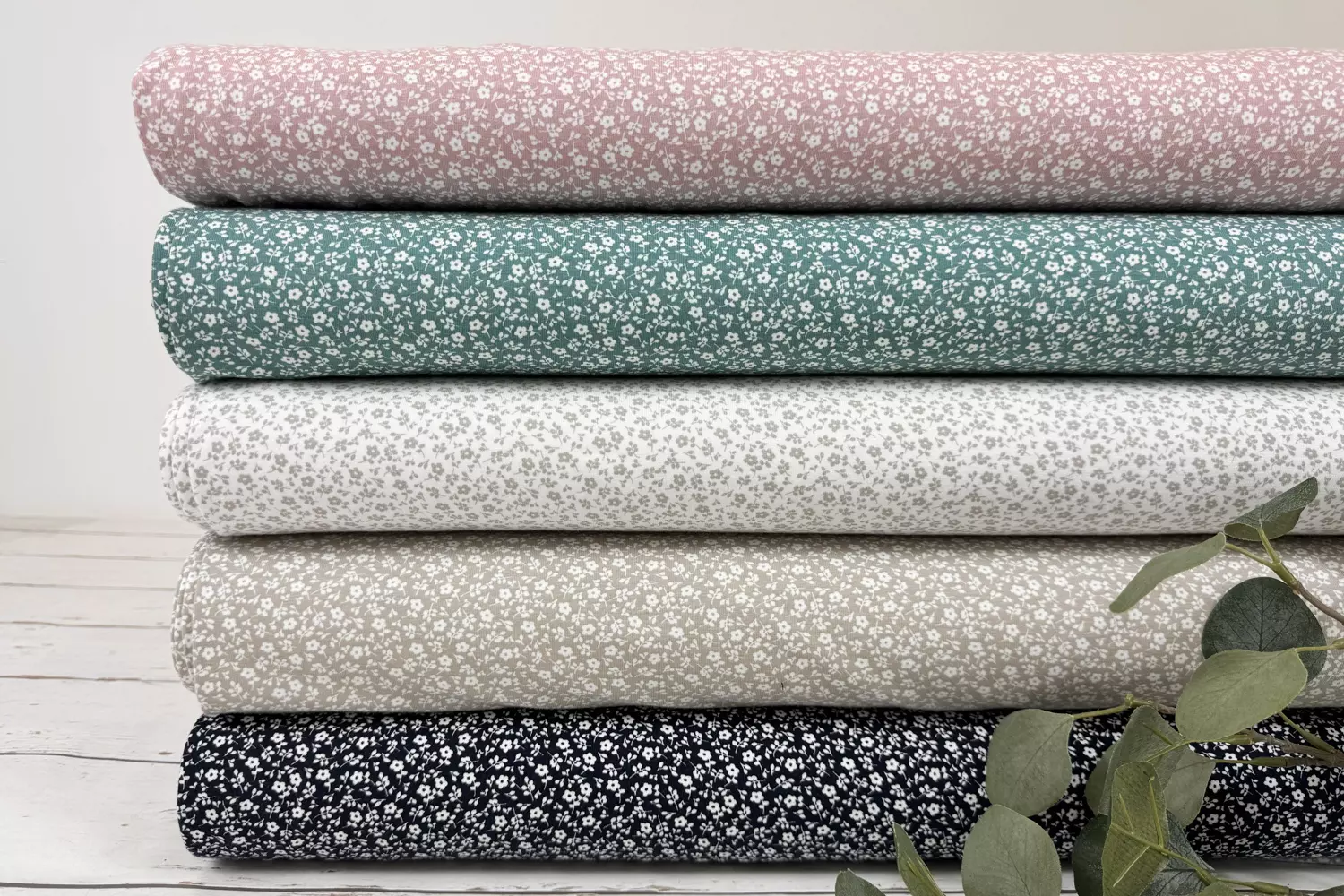 Jersey Stoff - Blumenwiese mit kleinen Blümchen in weiß - Öko Tex 100 – Bild 3