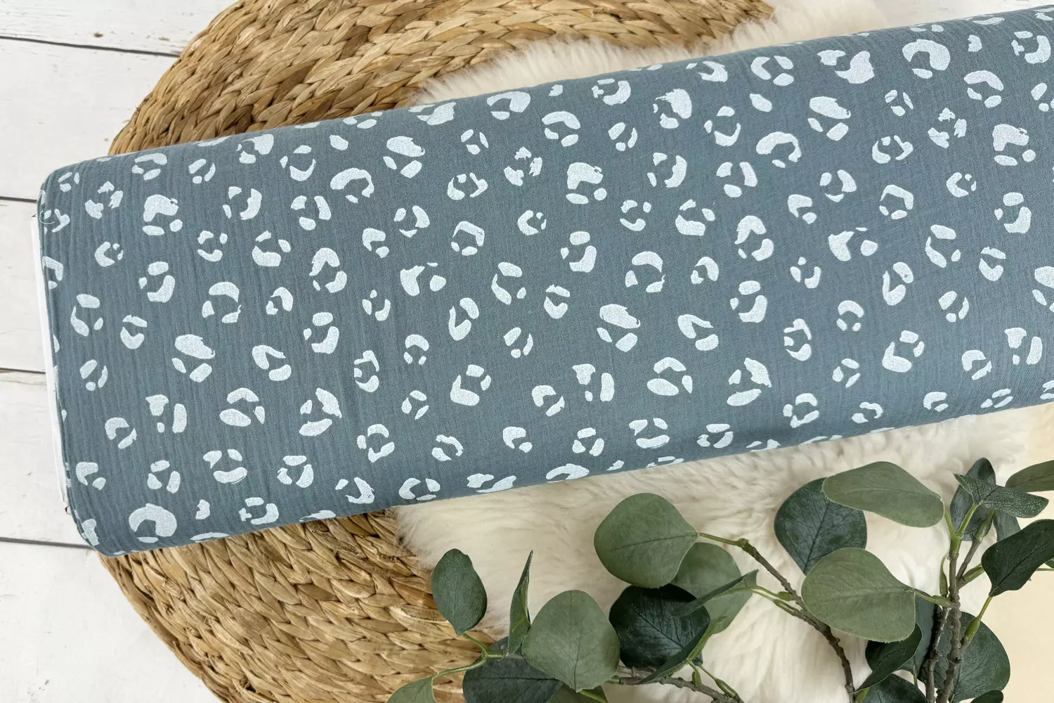 Musselin Stoff - Leoprint Muster in frozen mint - Öko-tex-100, Double Gauze – Bild 2
