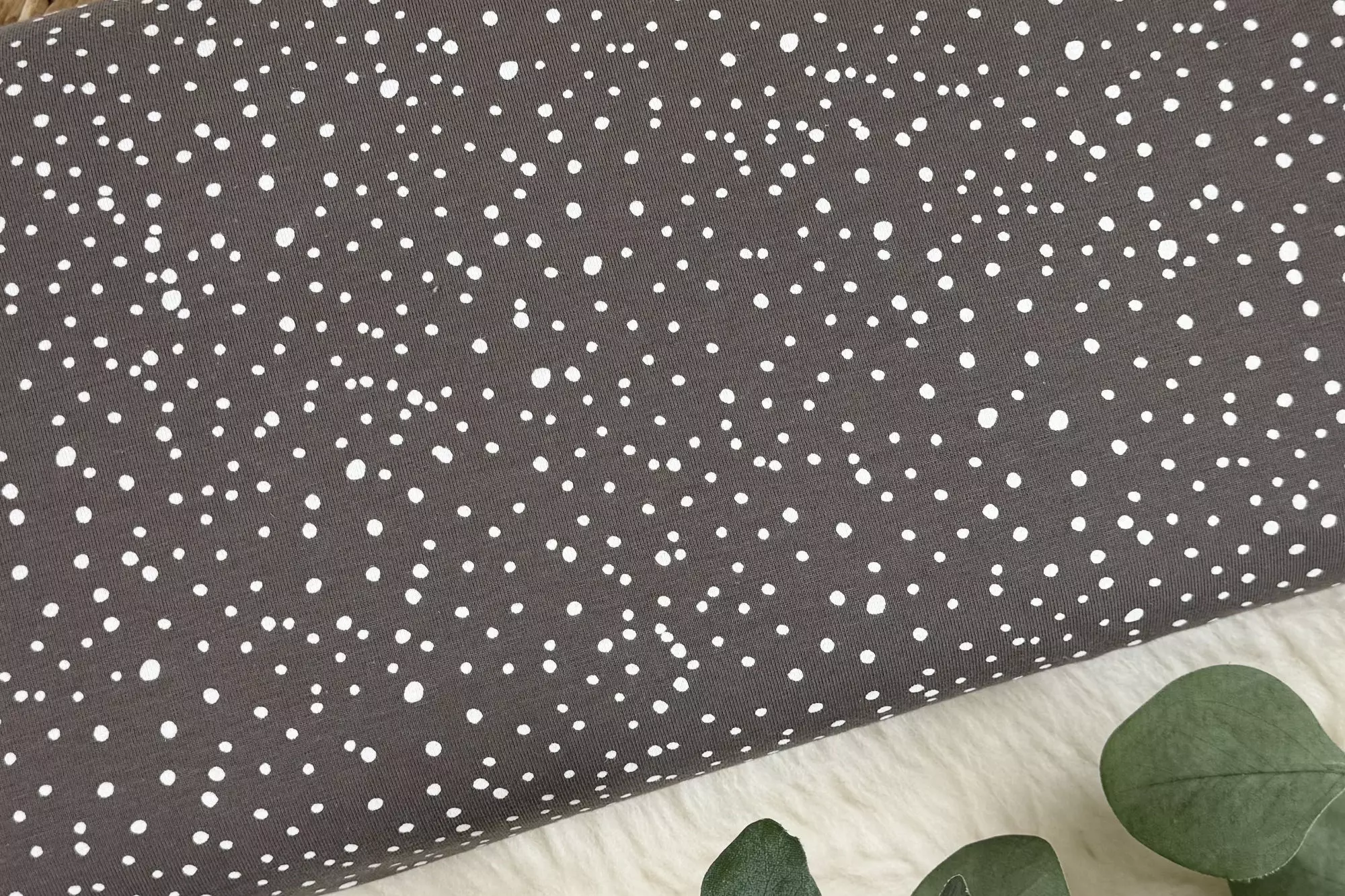 Jersey Stoff mini Punkte Konfetti dunkel cappuccino, weiß - Öko-Tex-100
