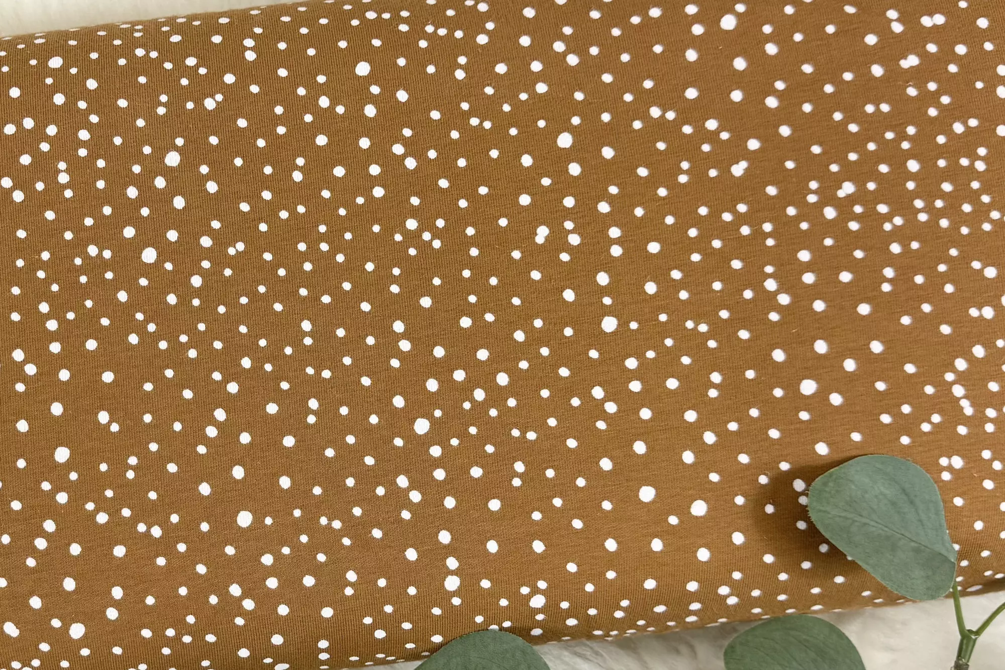 Jersey Stoff mini Punkte Konfetti hell haselnuss, weiß - Öko-Tex-100