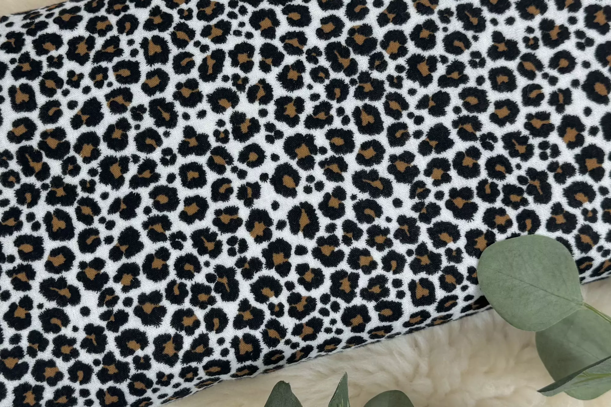 Musselin Stoff - Leoprint Muster, Animalprint ecru - Öko-tex-100, Double Gauze